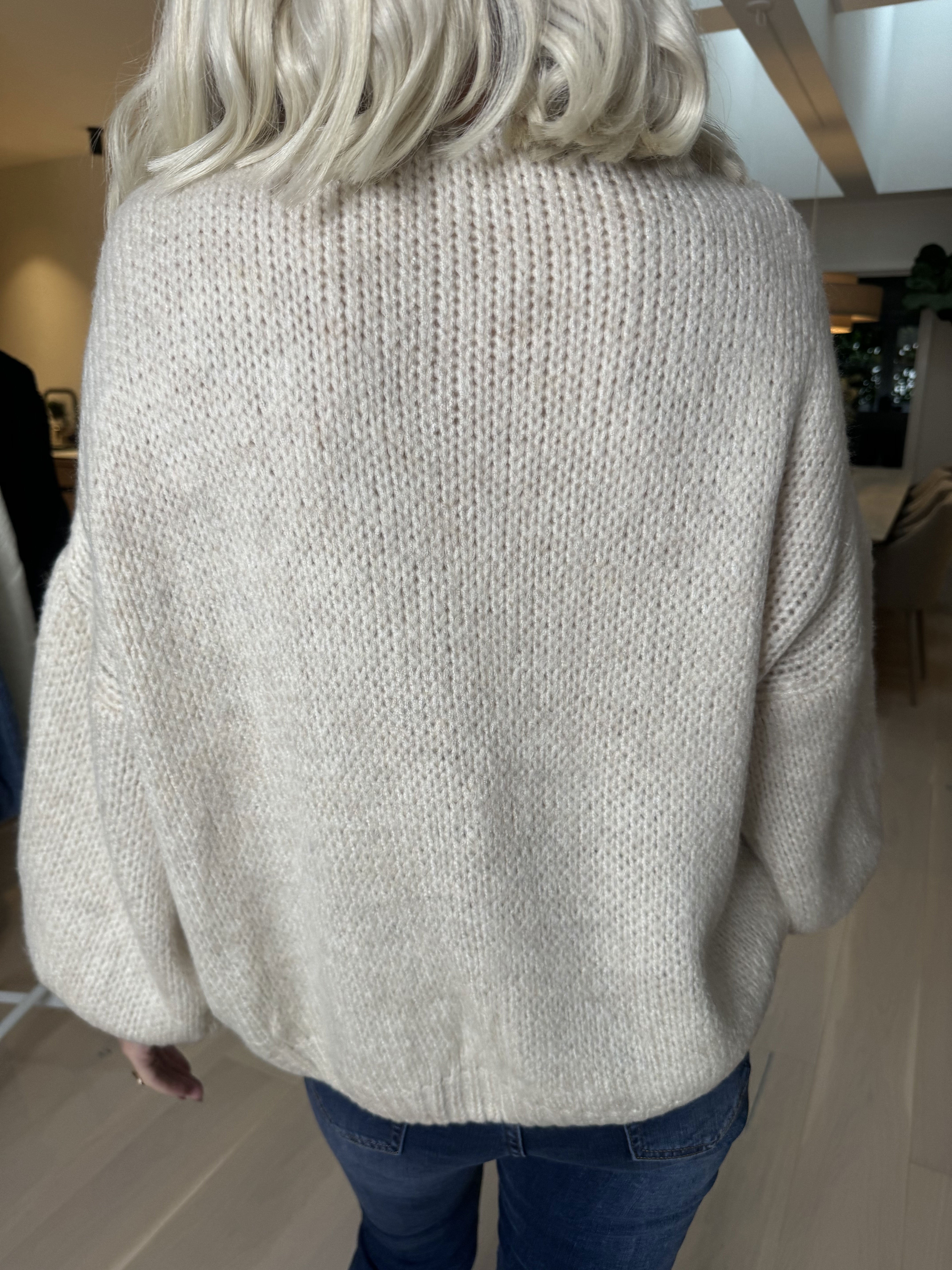 Kimberly - Söt tjock stickad kofta med rosetter